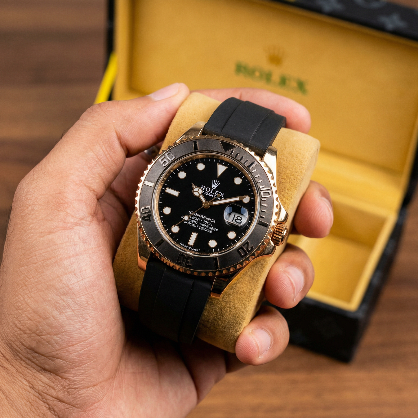 Rolex Oyster Perpetual Submariner Luxury Watch for Men – Black Dial Gold Edition